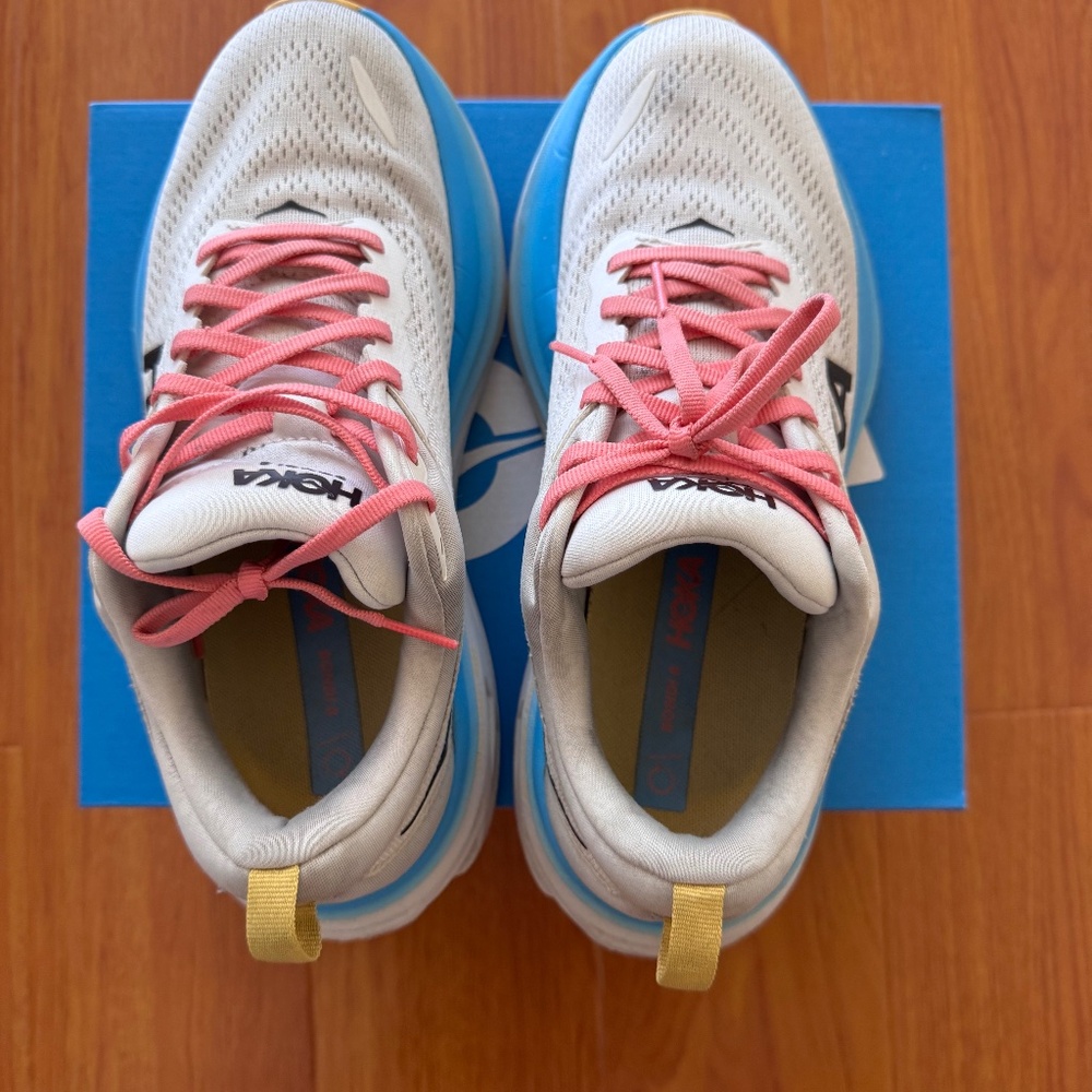 Hoka women Bondi 8 size 7.5B